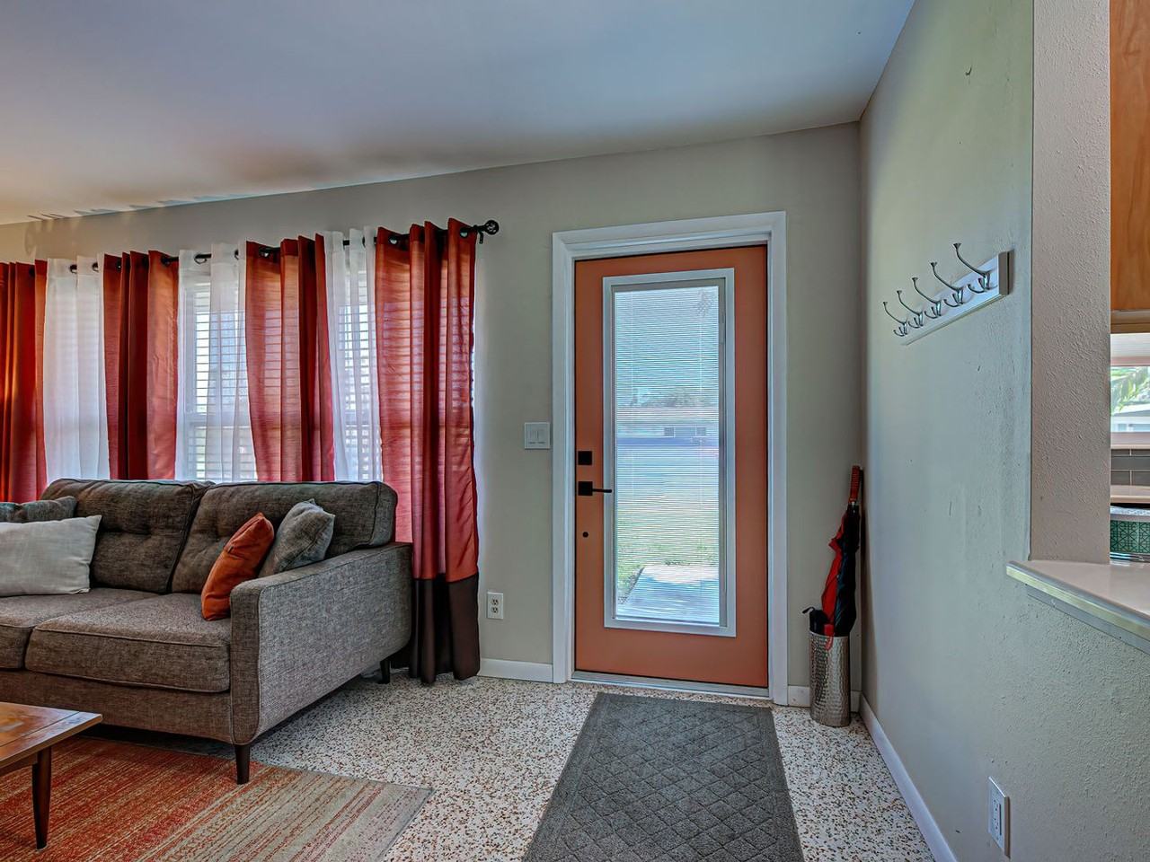 220 Glen Oak Rd - Photo 4 of 49