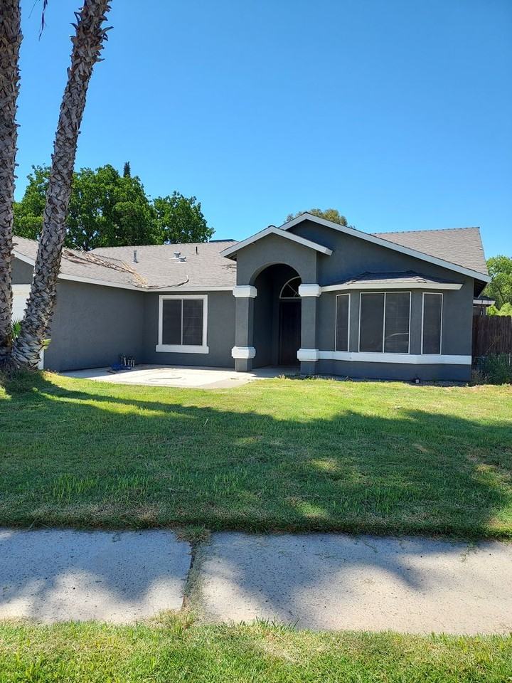 725 Naples St - Photo 2 of 26