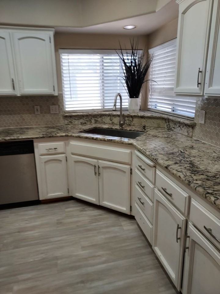 725 Naples St - Photo 4 of 26