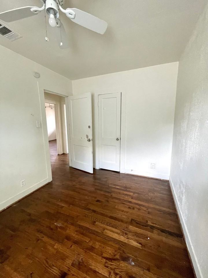 2002 Dudley Ave - Photo 4 of 9