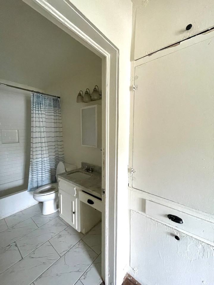 2002 Dudley Ave - Photo 6 of 9