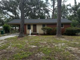 featured image of 825 Woodlawn Dr