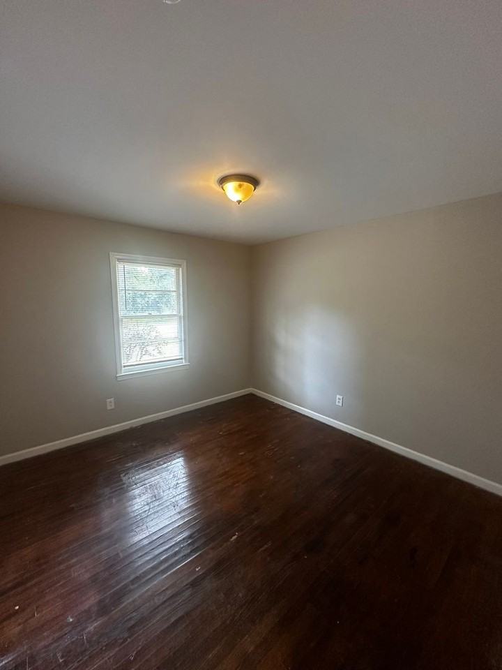 825 Woodlawn Dr - Photo 6 of 16