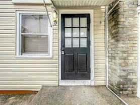 6 Plex in Old Northeast - Photo 1 of 1