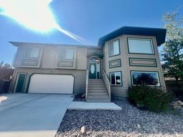 featured image of 2633 Knight St