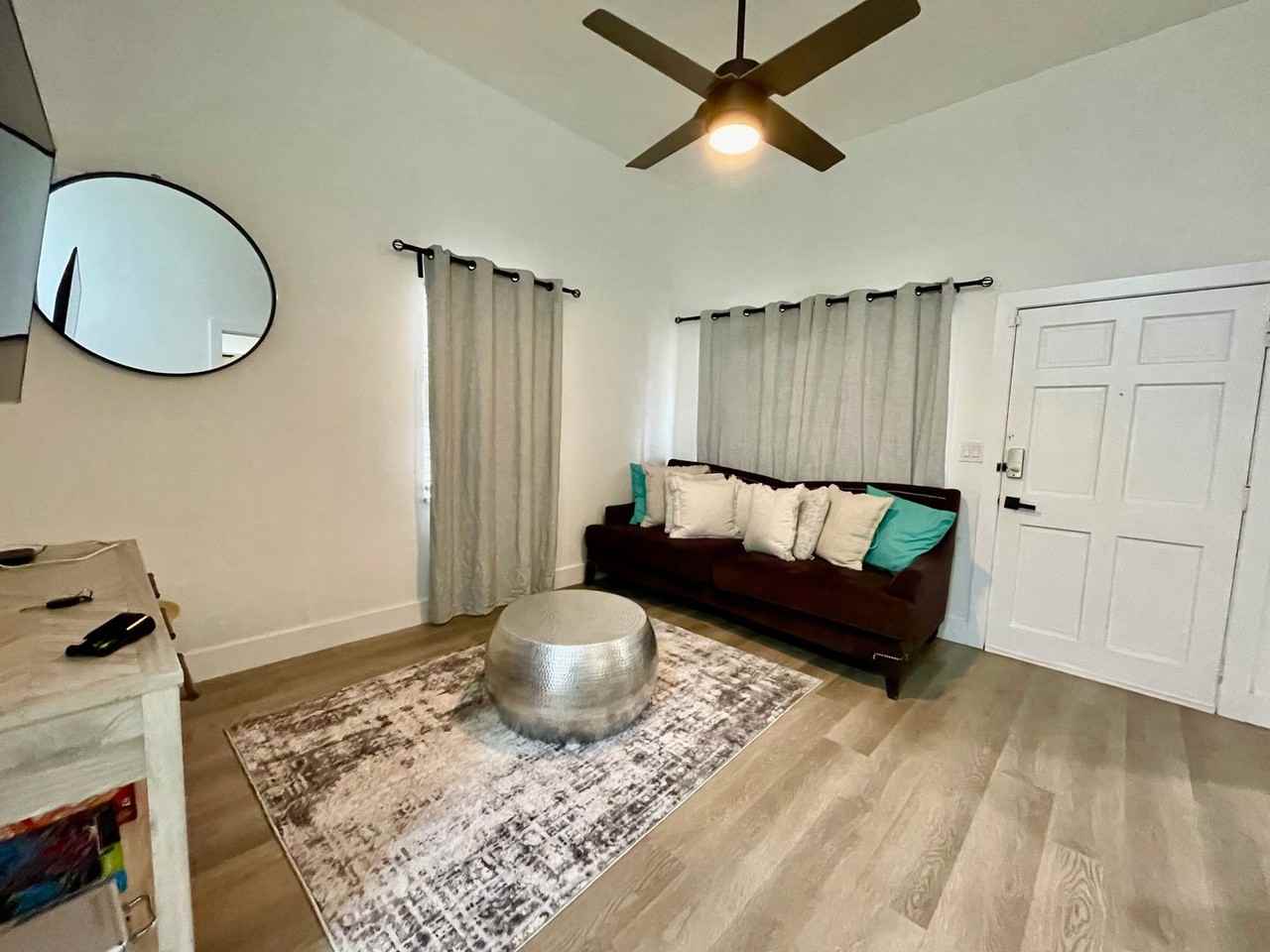 2327 West Beach Street - Photo 3 of 15