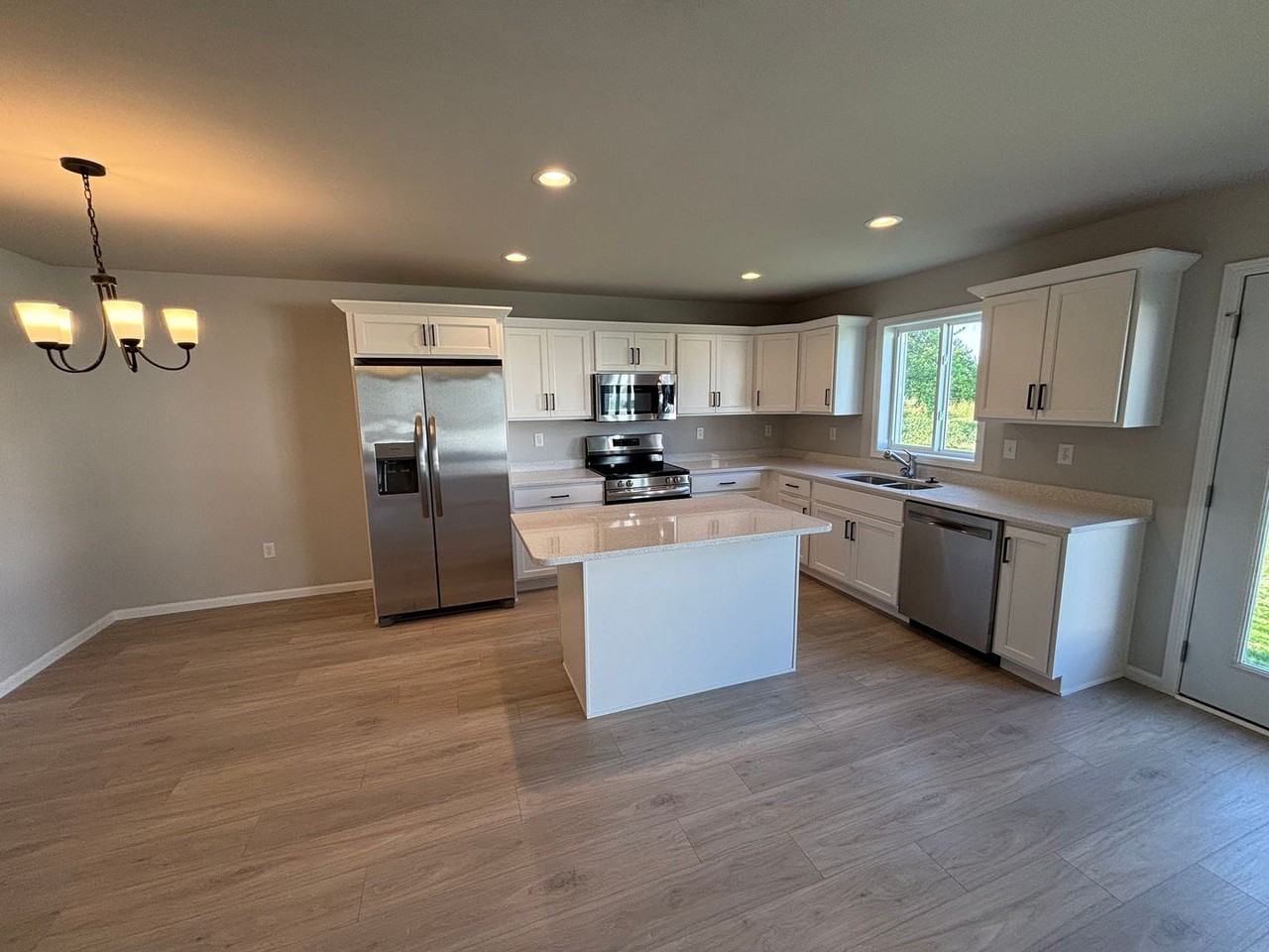 1130 55th Ave W - Photo 2 of 13