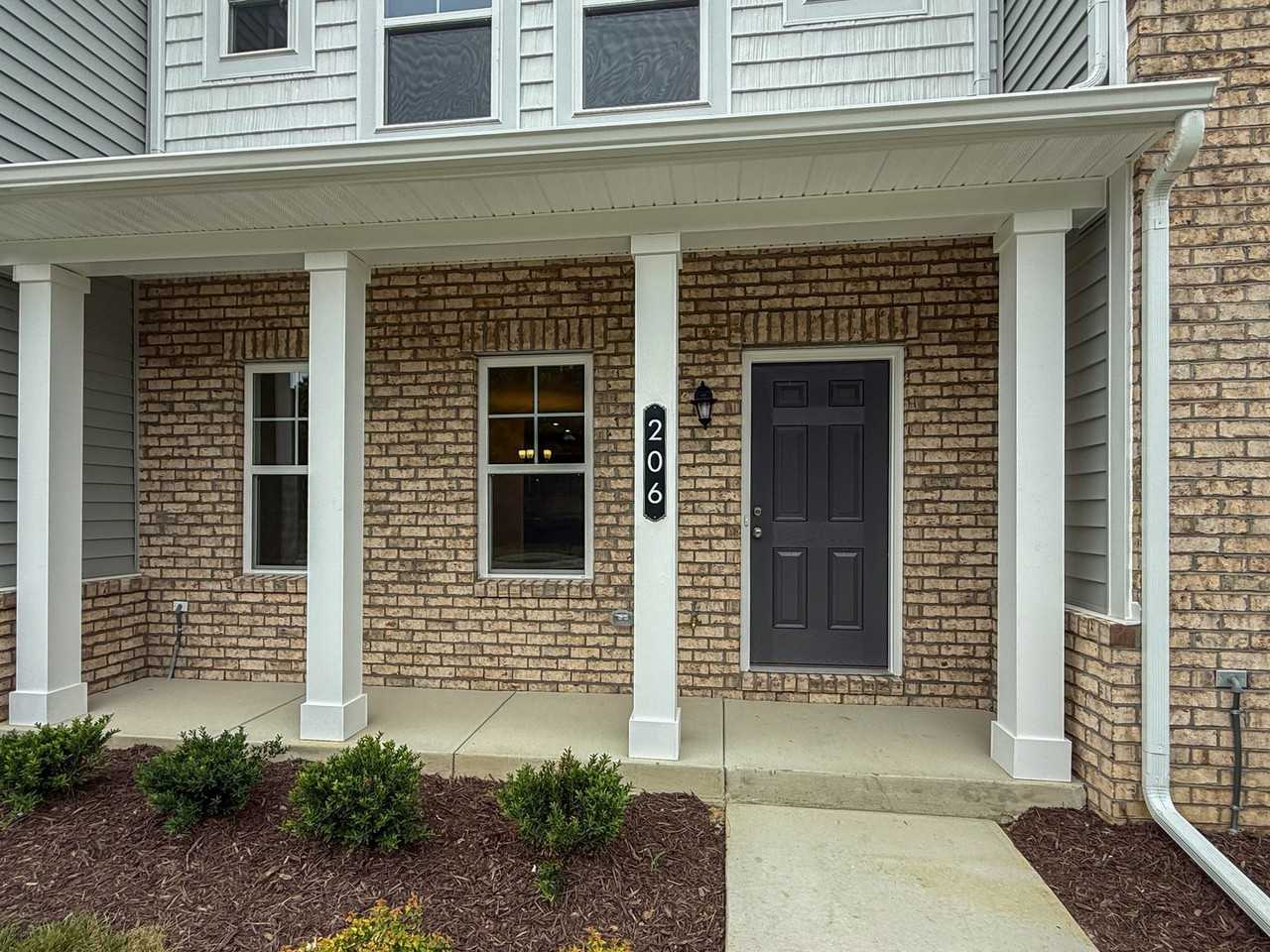 206 Greenpark Rd - Photo 2 of 14