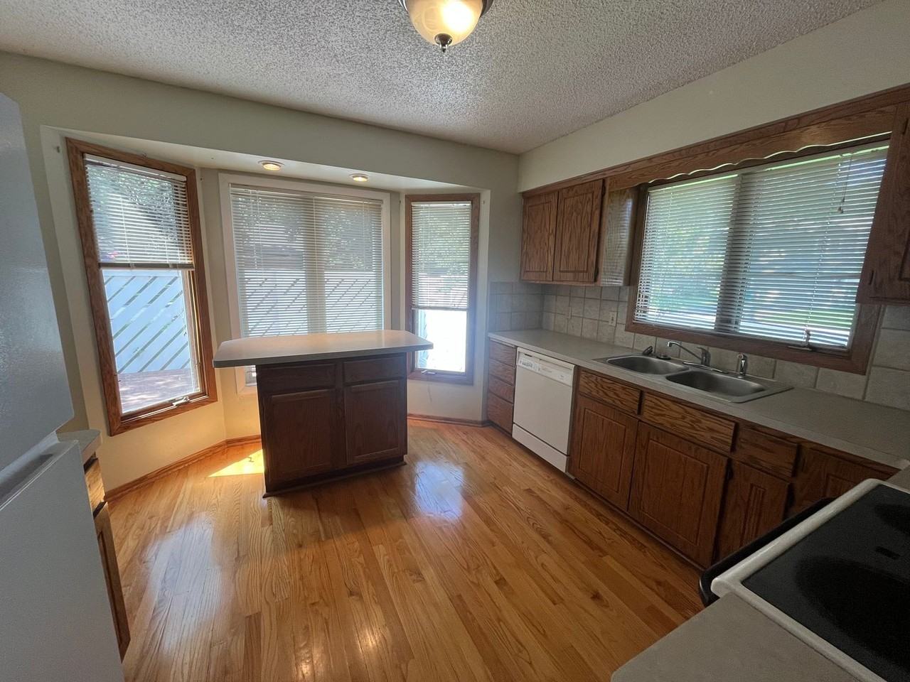 5716 Ridge Creek Rd - Photo 3 of 19