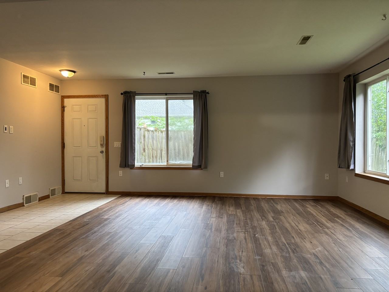 2105 Schlimgen Ave #1 - Photo 4 of 23