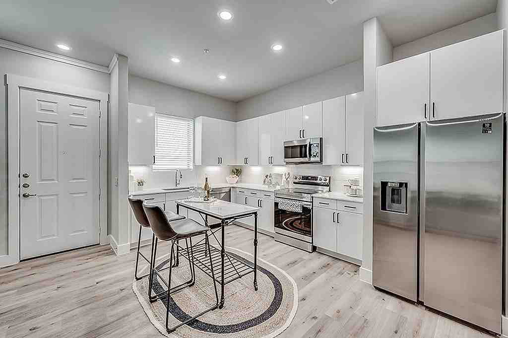 Luxe Prosper - Photo 2 of 50