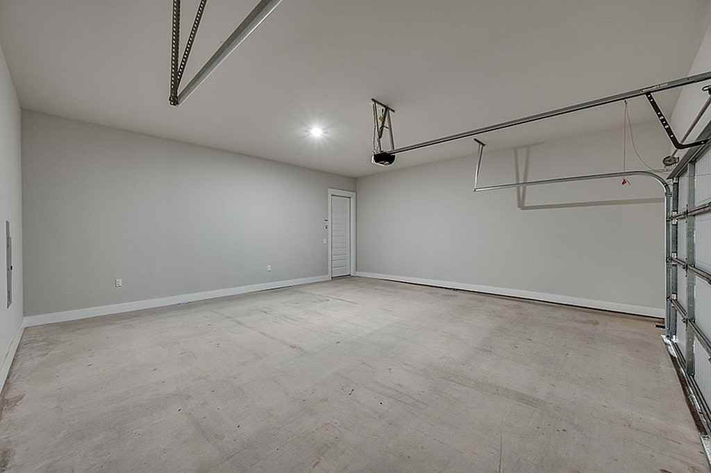 Luxe Prosper - Photo 4 of 50