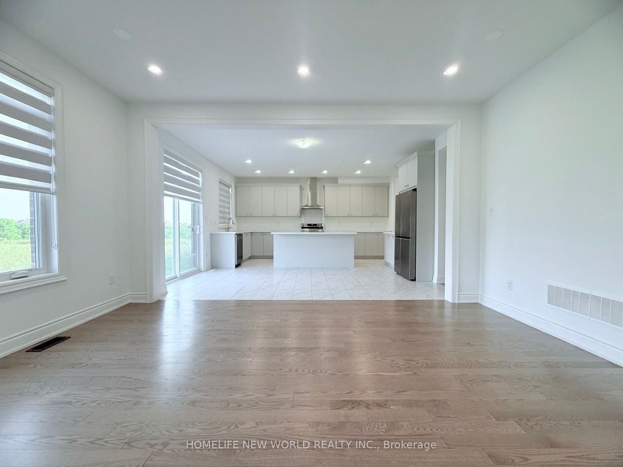 546 Baker Hill Boulevard - Photo 2 of 31