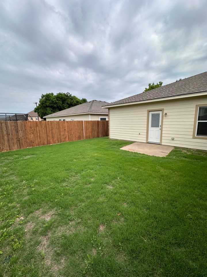 W Sierra Vista - Photo 2 of 10