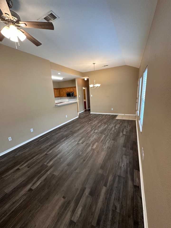 W Sierra Vista - Photo 4 of 10