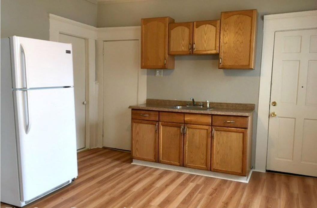 219 Spruce St - Photo 4 of 8