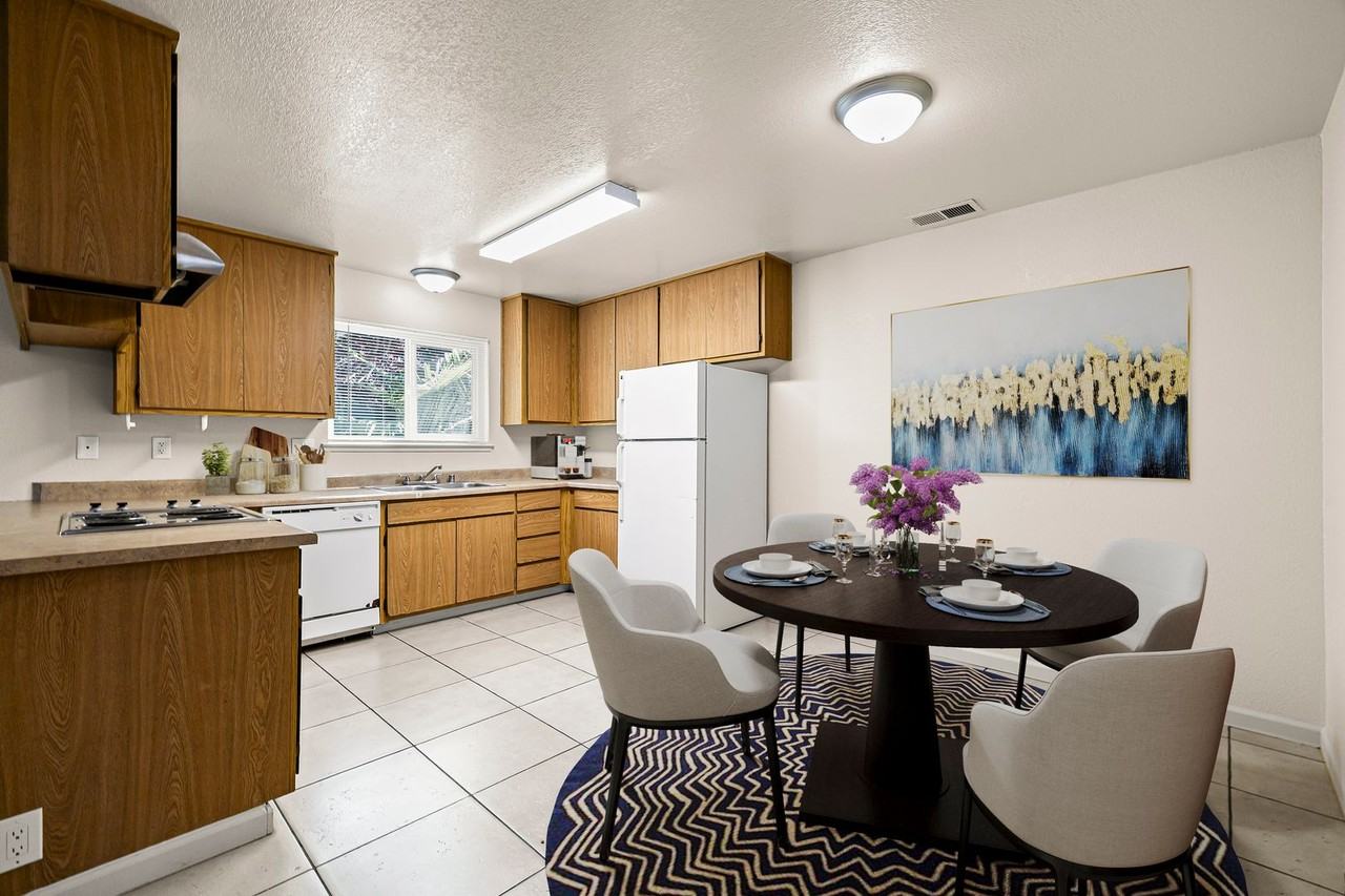 0712 - 1263 N Cedar St - Photo 3 of 35