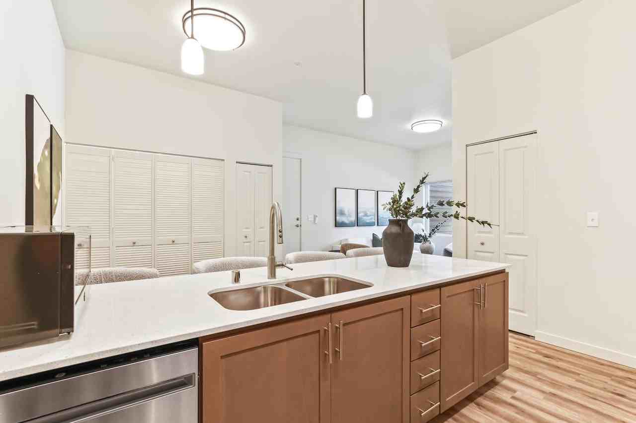 Jen's Pointe Apartment - Photo 6 of 50