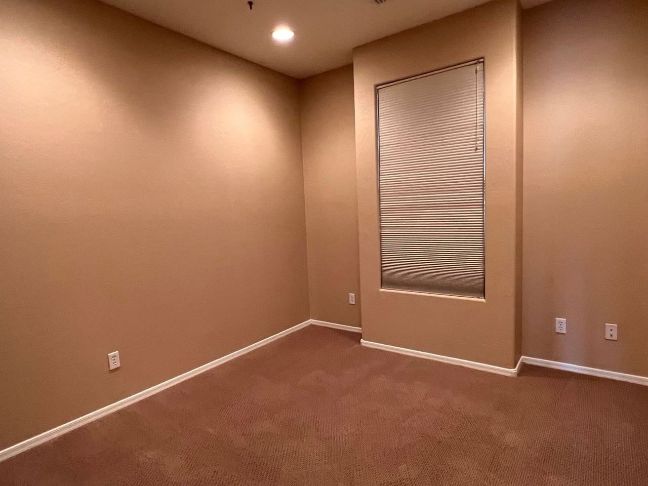 6631 S Classic Way - Photo 6 of 40