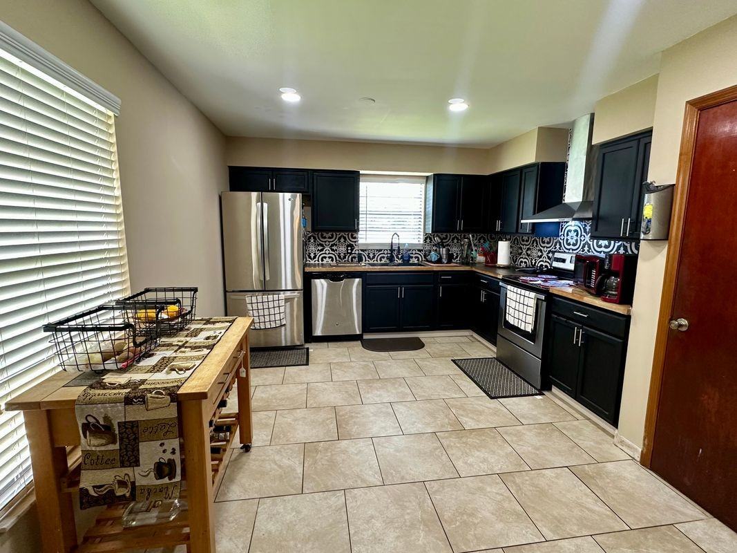 11501 Churchill St - Photo 3 of 32