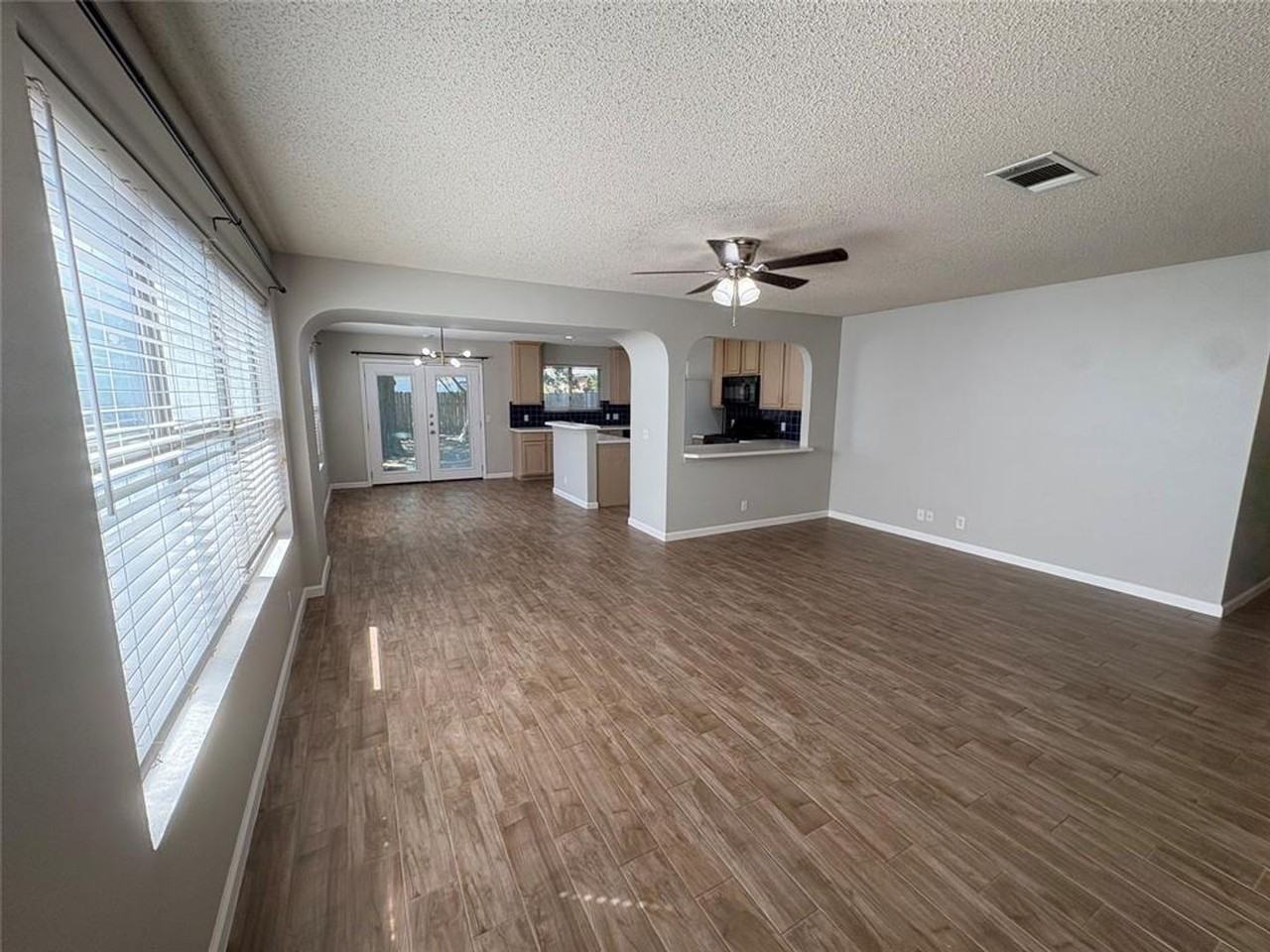 9617 Copper Creek Dr - Photo 4 of 26