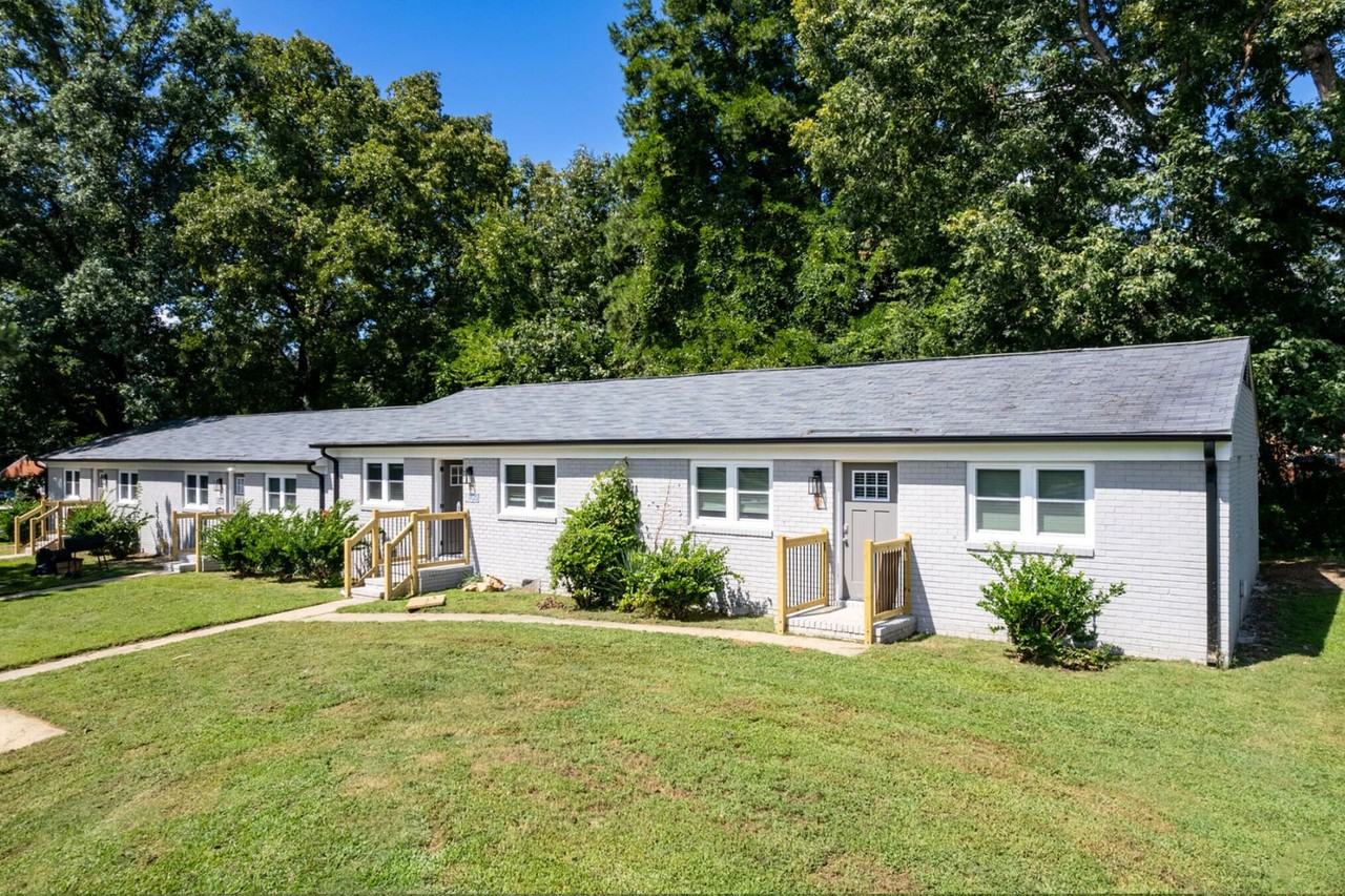 Longview Village Apartments - Photo 2 of 38