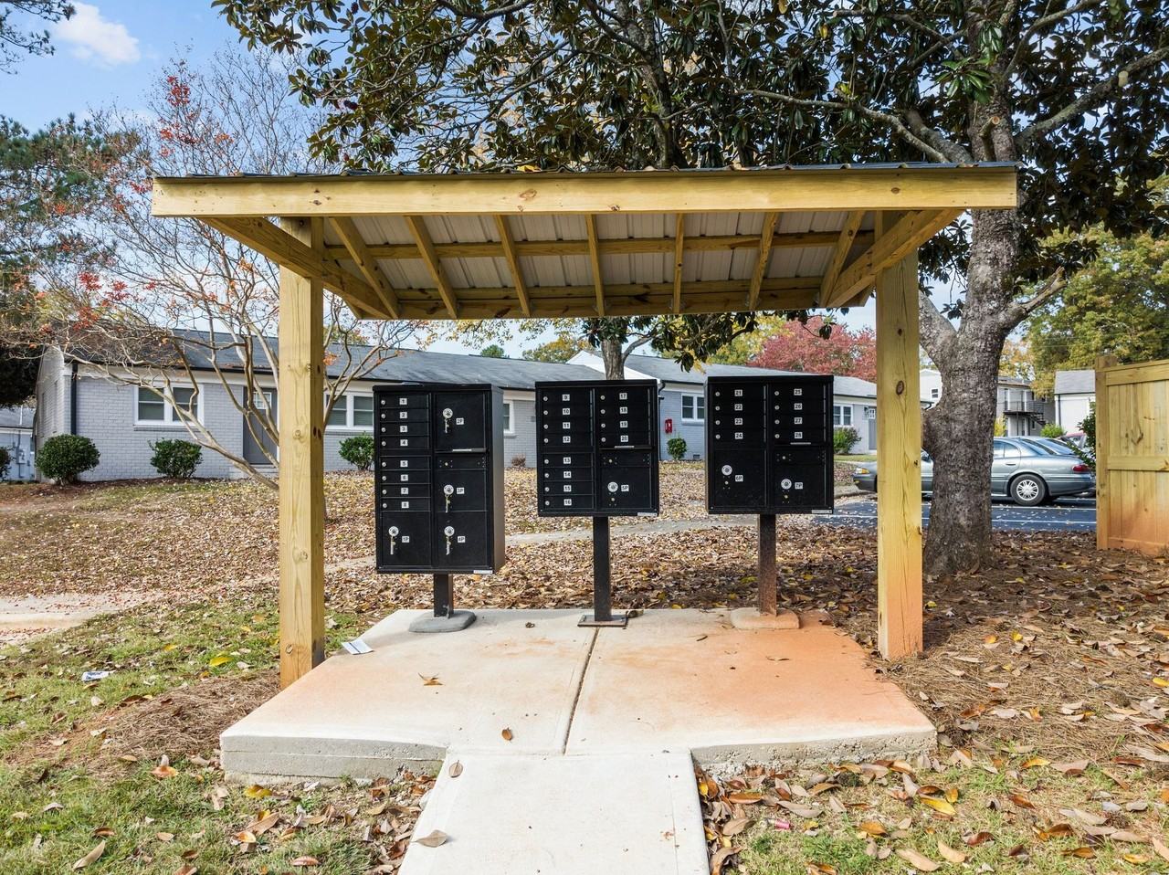 Longview Village Apartments - Photo 3 of 38