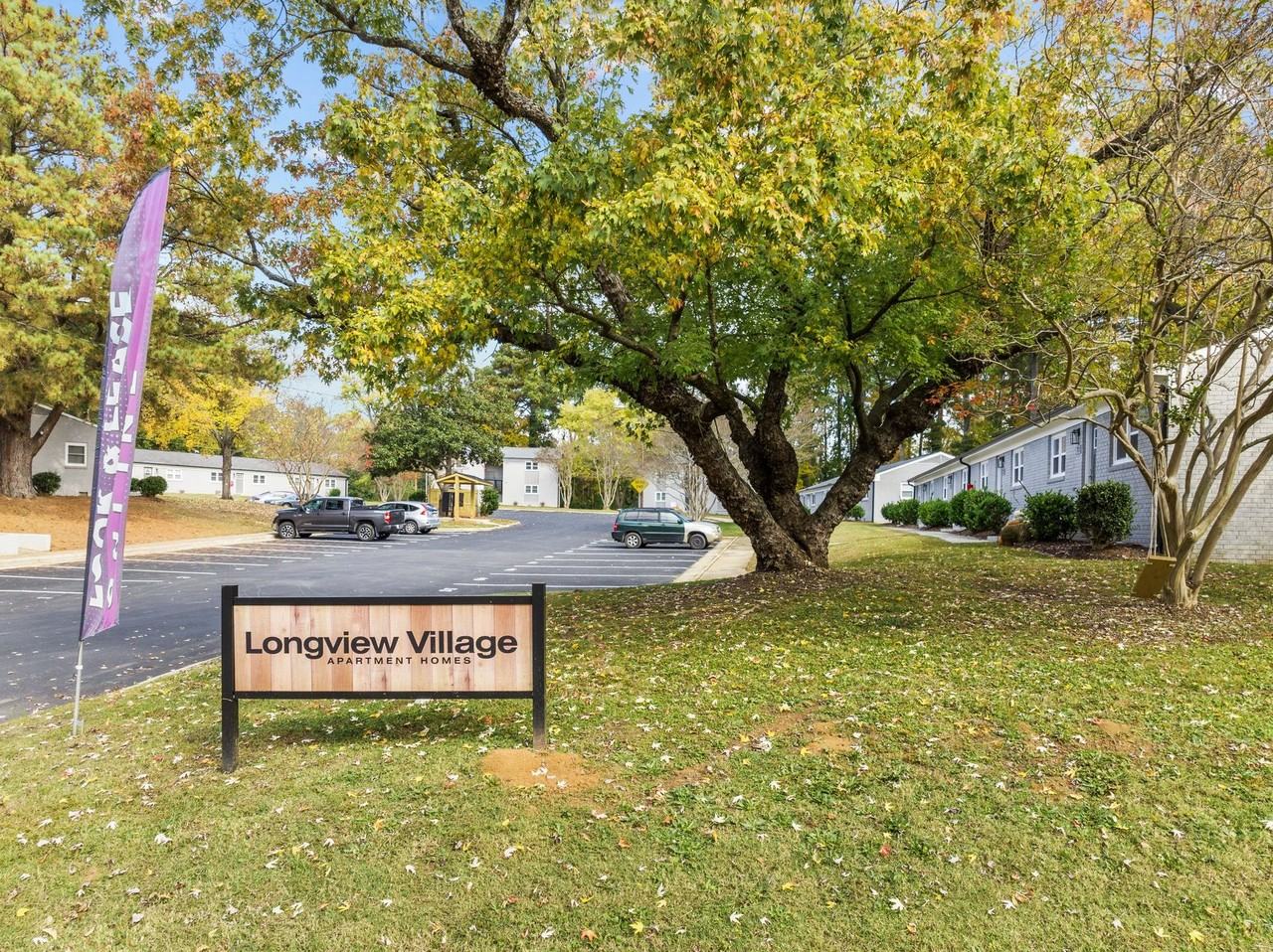 Longview Village Apartments - Photo 4 of 38