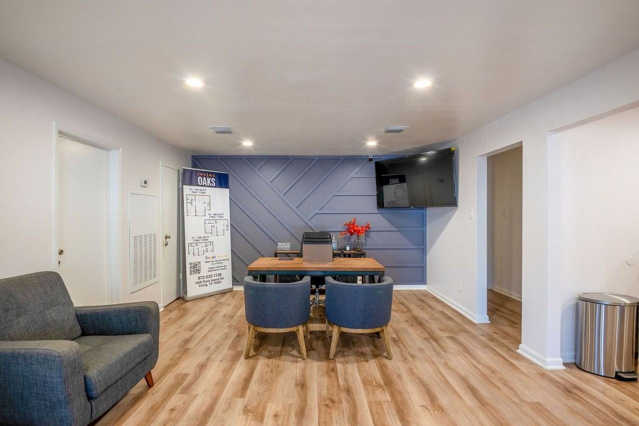 Irving Oaks - Photo 3 of 6