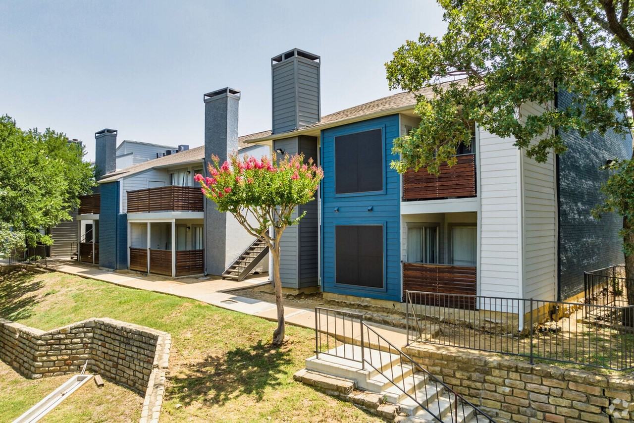 Biltmore - Photo 2 of 14