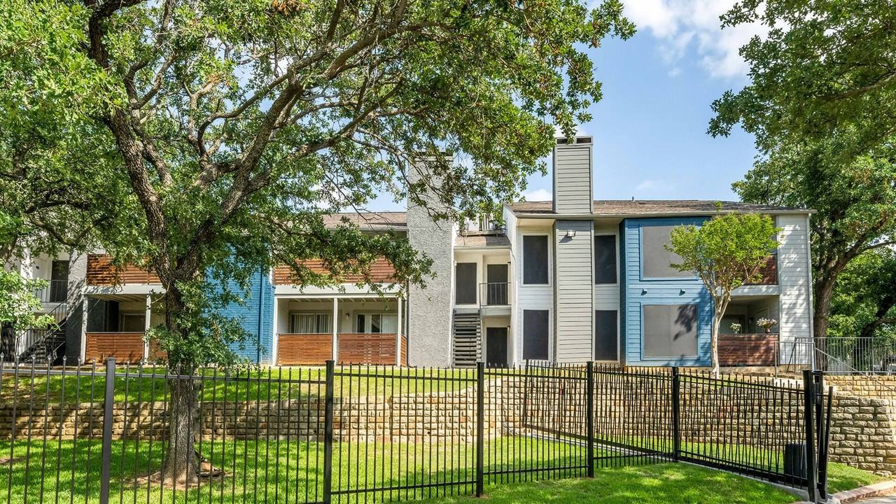 Biltmore - Photo 4 of 14