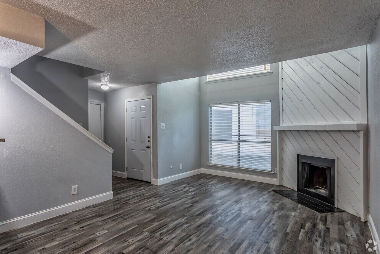 Biltmore - Photo 7 of 14