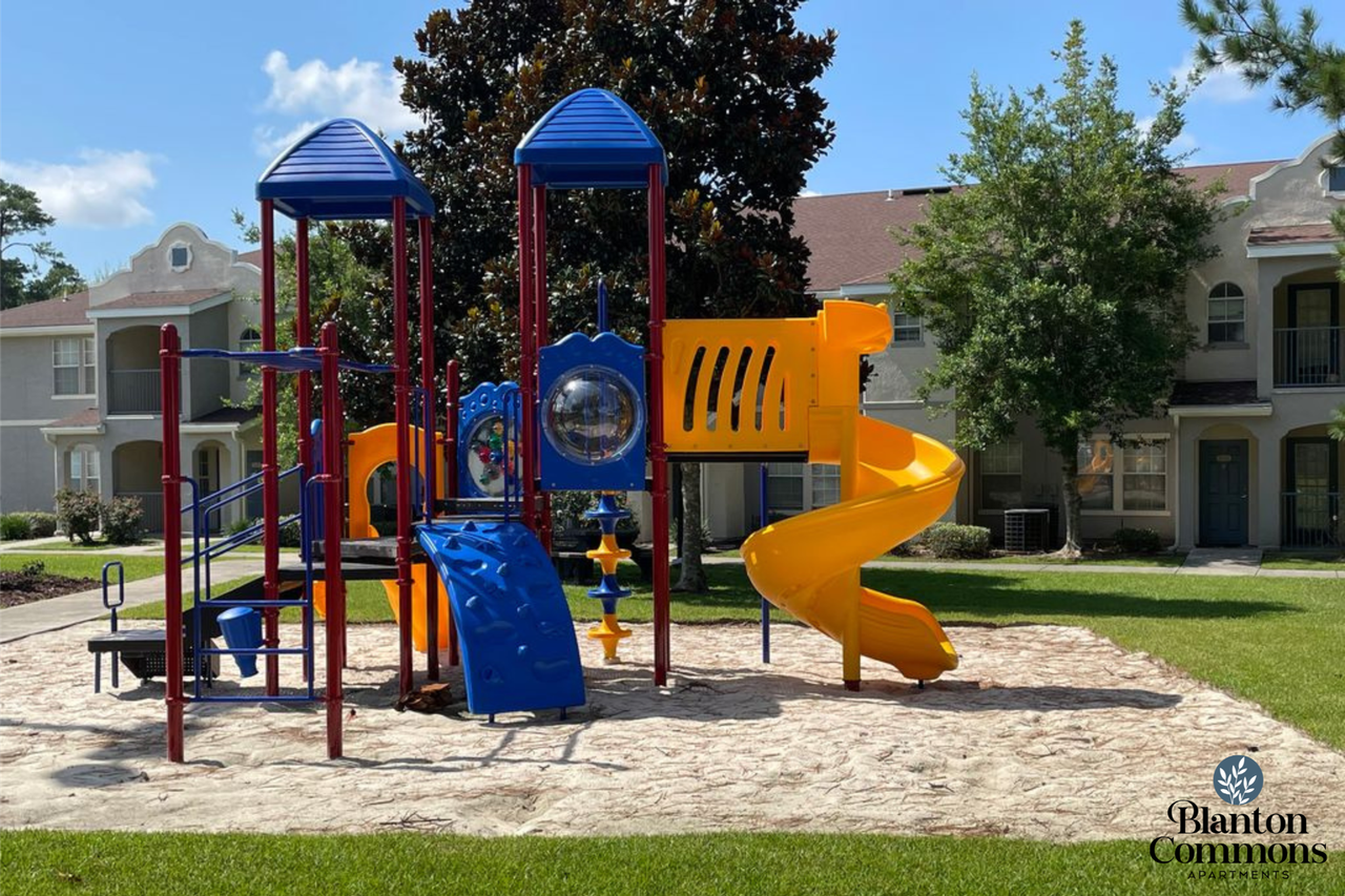 Blanton Commons Apartments - Photo 3 of 42