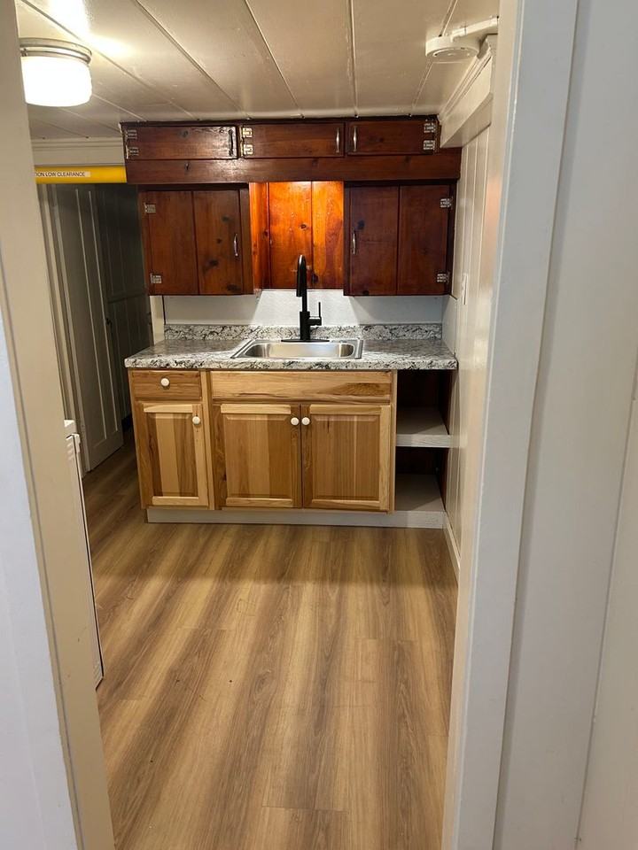 426 Se Byers Ave - Photo 3 of 8