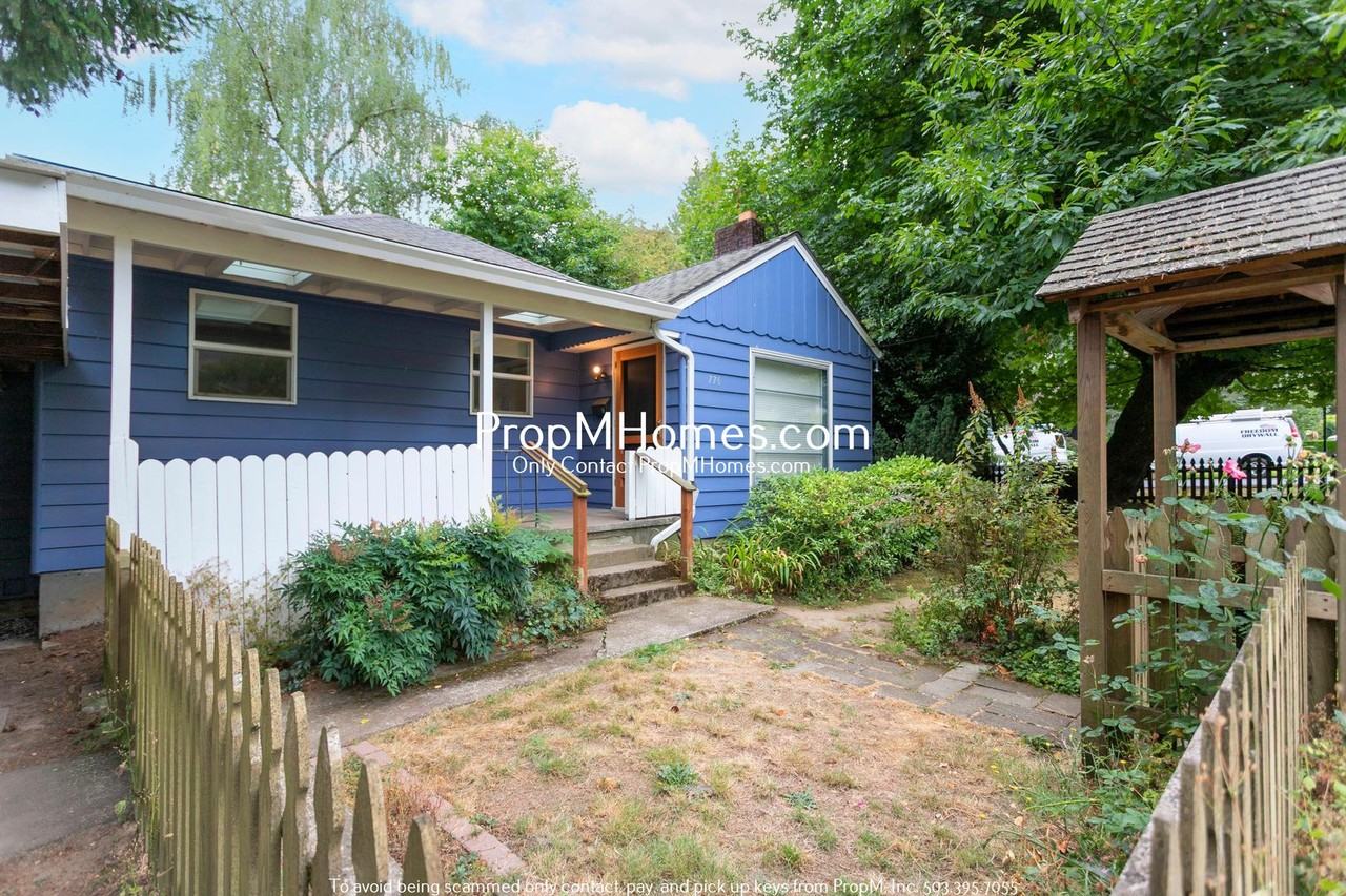 776 C Ave - Photo 2 of 31