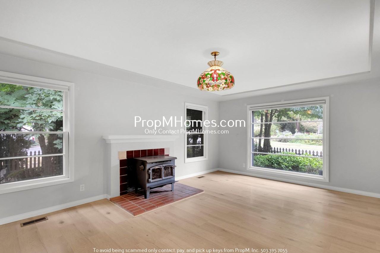 776 C Ave - Photo 3 of 31
