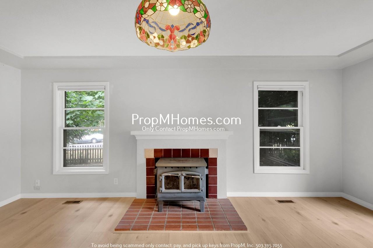 776 C Ave - Photo 4 of 31