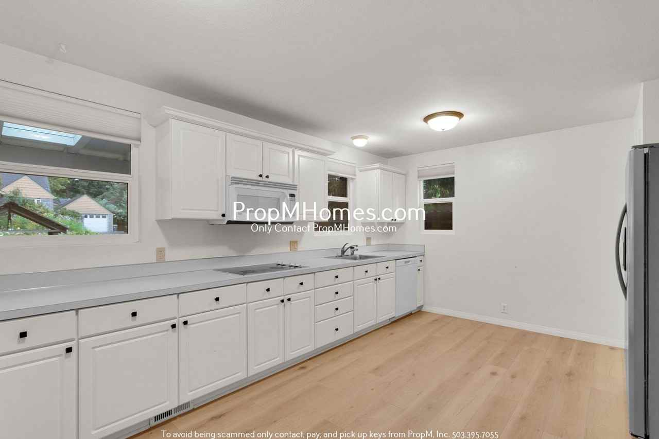 776 C Ave - Photo 7 of 31