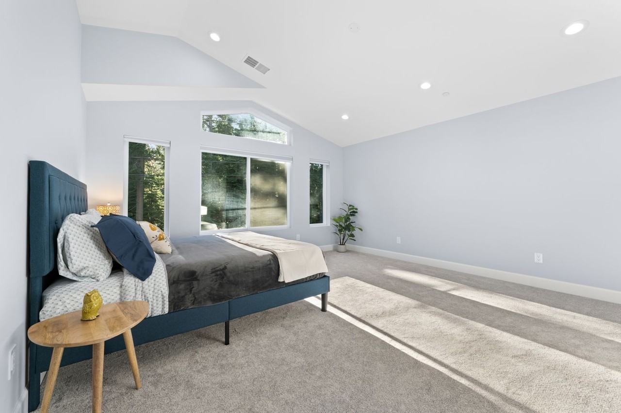 7029 8th Ave - Photo 5 of 46