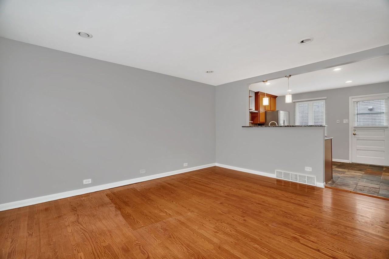 13-15 S Waiola Townhomes - Photo 2 of 50