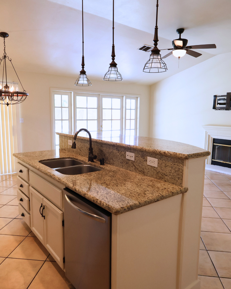 10013 Roehampton Ave - Photo 3 of 29