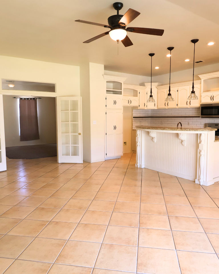 10013 Roehampton Ave - Photo 4 of 29