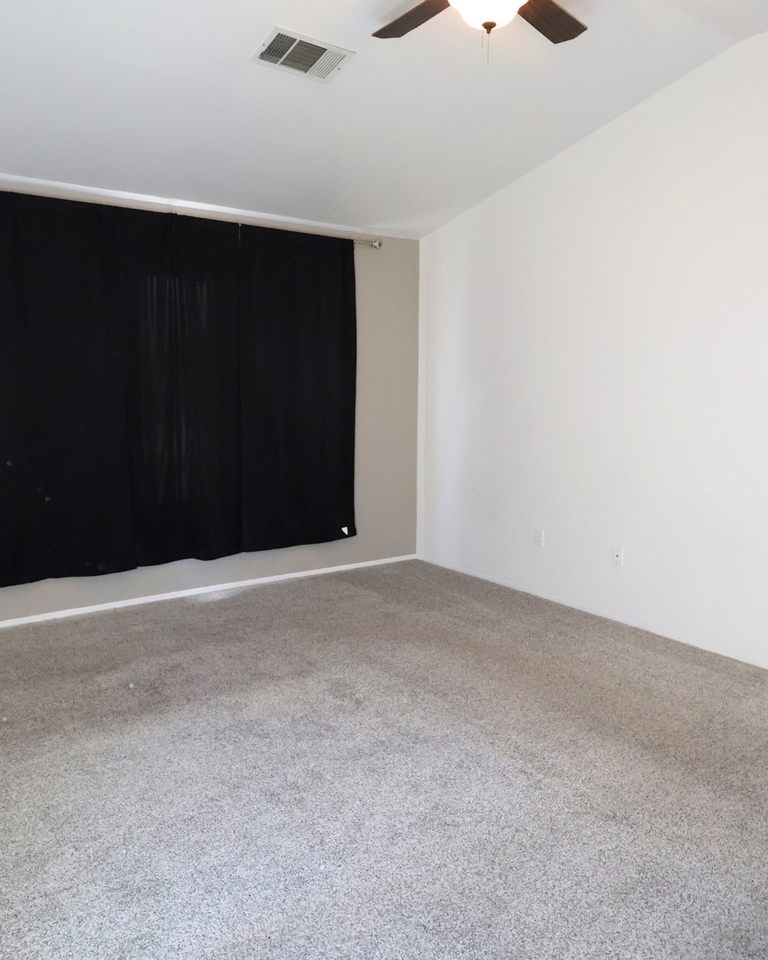 10013 Roehampton Ave - Photo 7 of 29