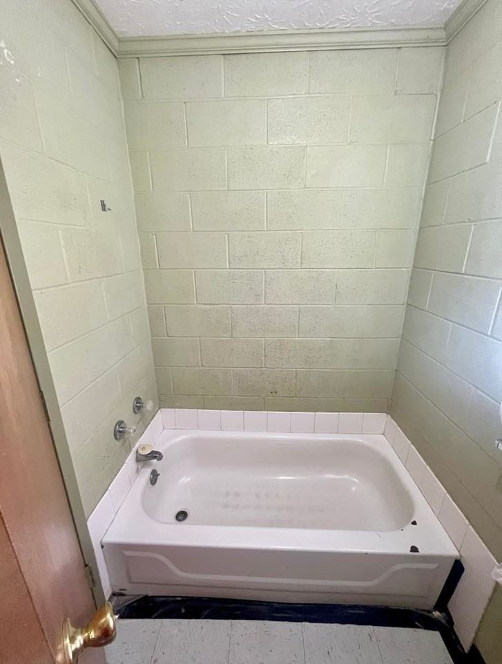 386 E Gordon Ave - Photo 6 of 9