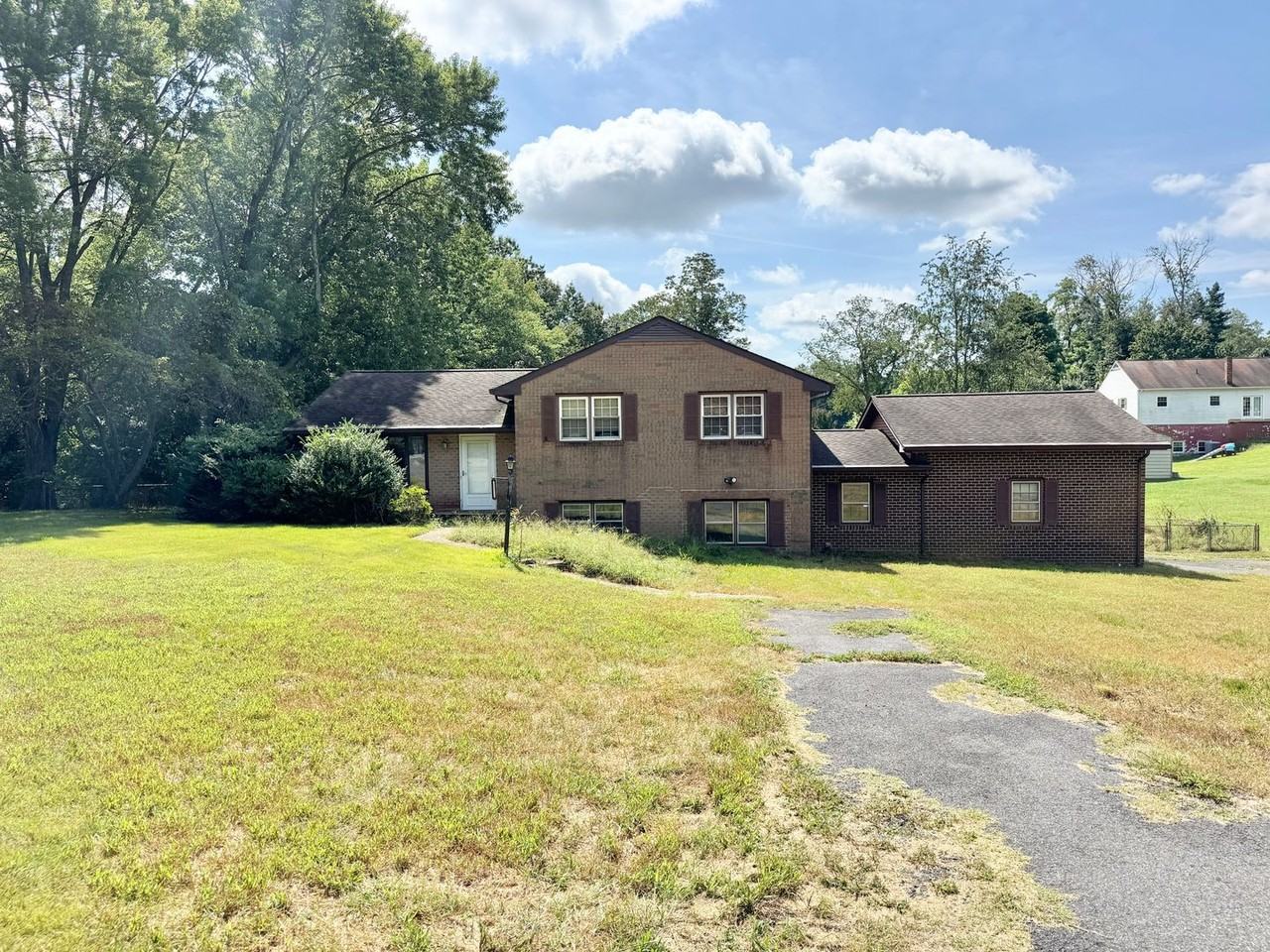 11124 Dahlgren Rd - Photo 2 of 20