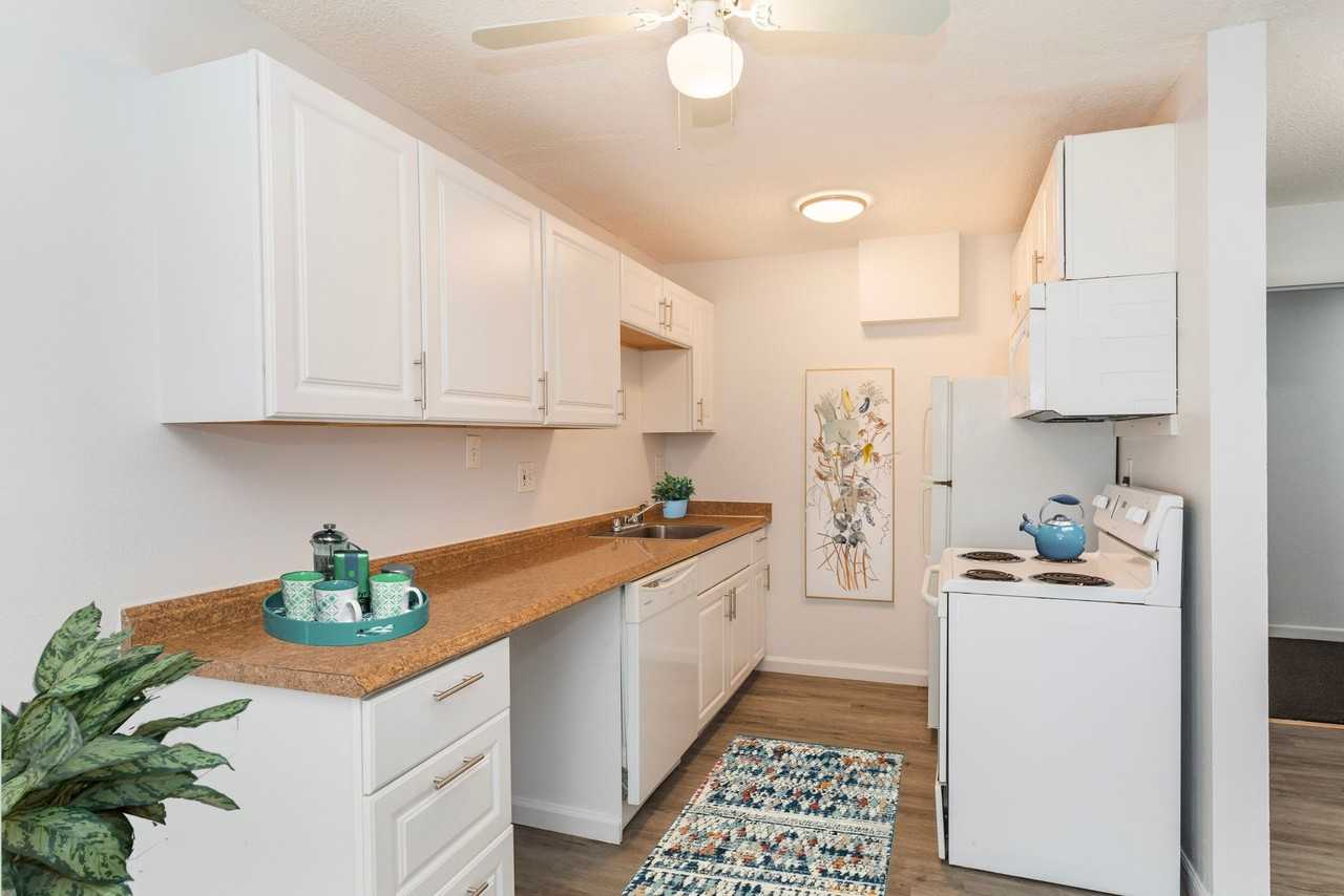 Applewood Apartments - Photo 2 of 7