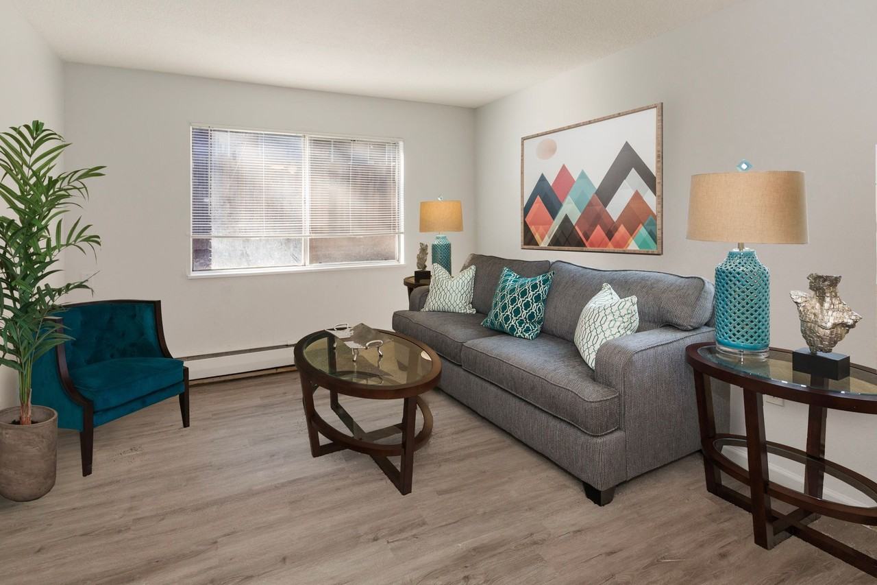 Applewood Apartments - Photo 3 of 7