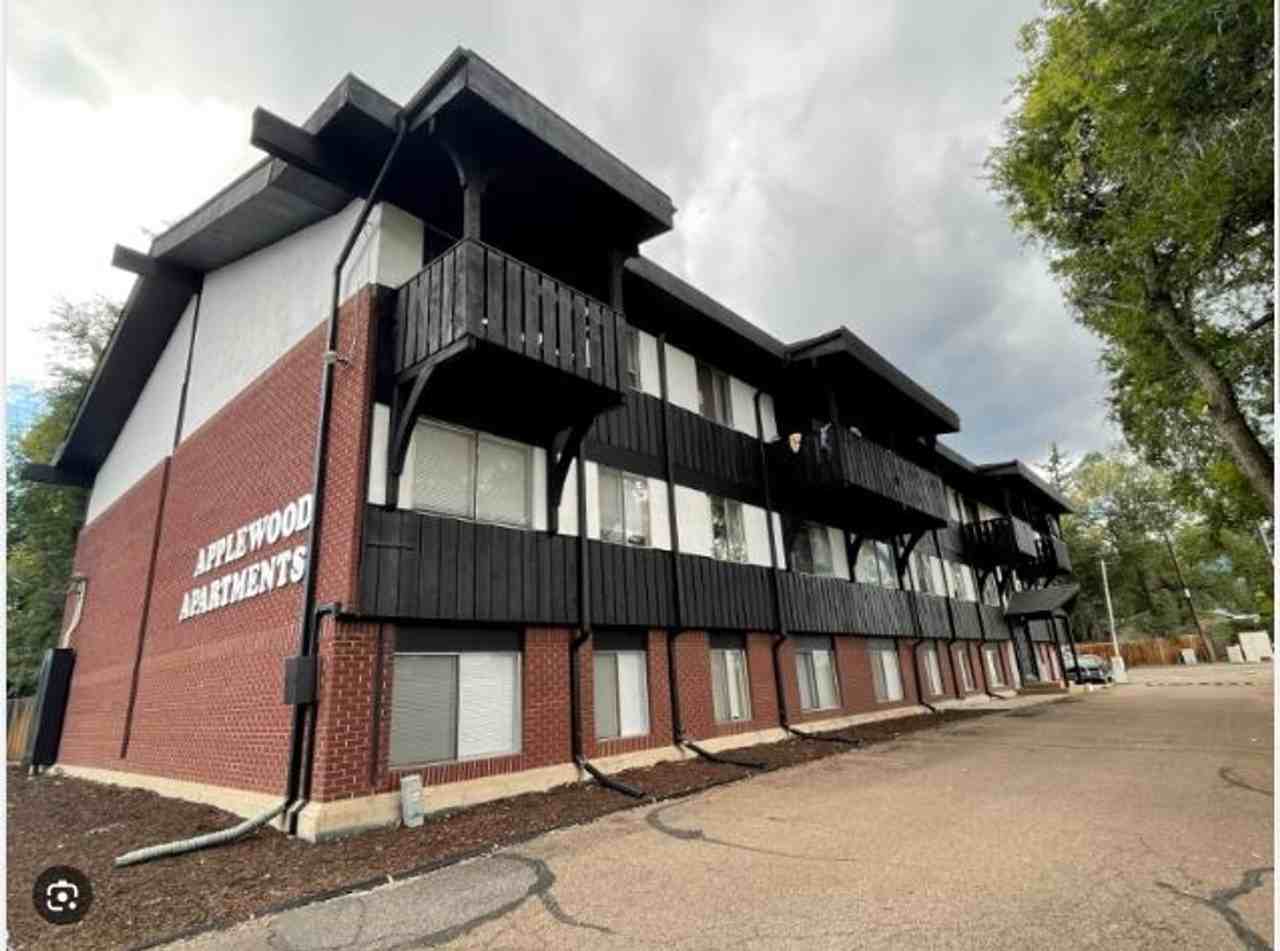 Applewood Apartments - Photo 6 of 7