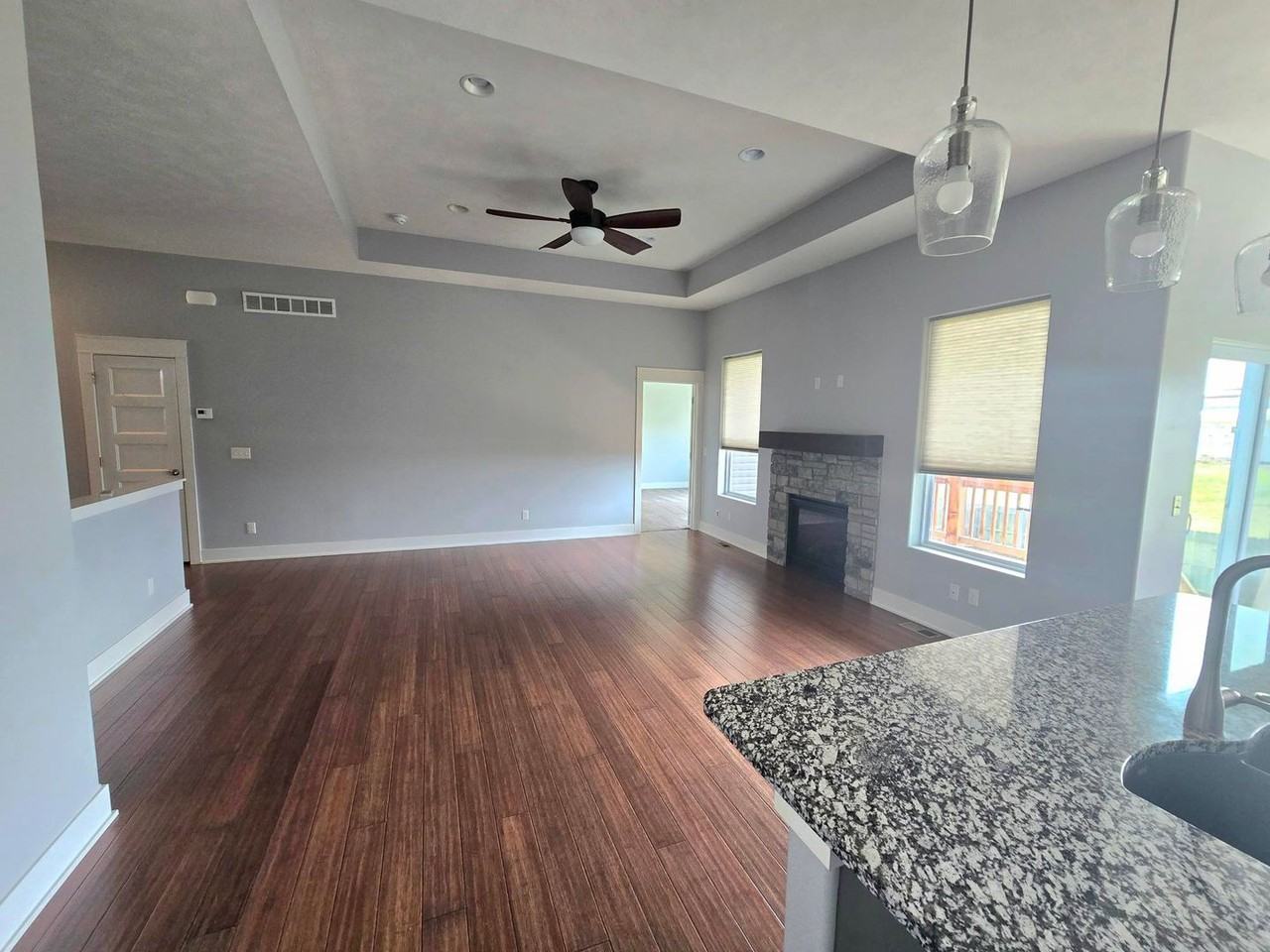 7833 Hayek Dr - Photo 4 of 28