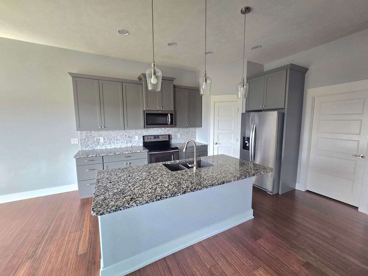 7833 Hayek Dr - Photo 6 of 28
